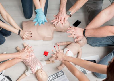 Primeros Auxilios: Evaluación y Atención Básica de Emergencias